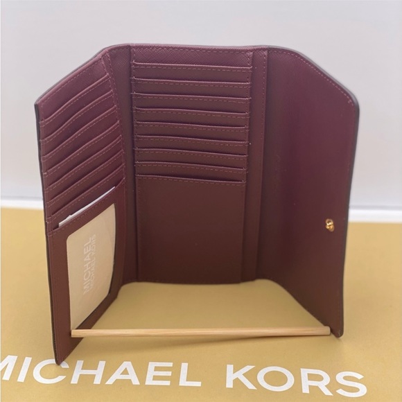 Michael Kors Trifold Wallet Merlot Color - Picture 11 of 13